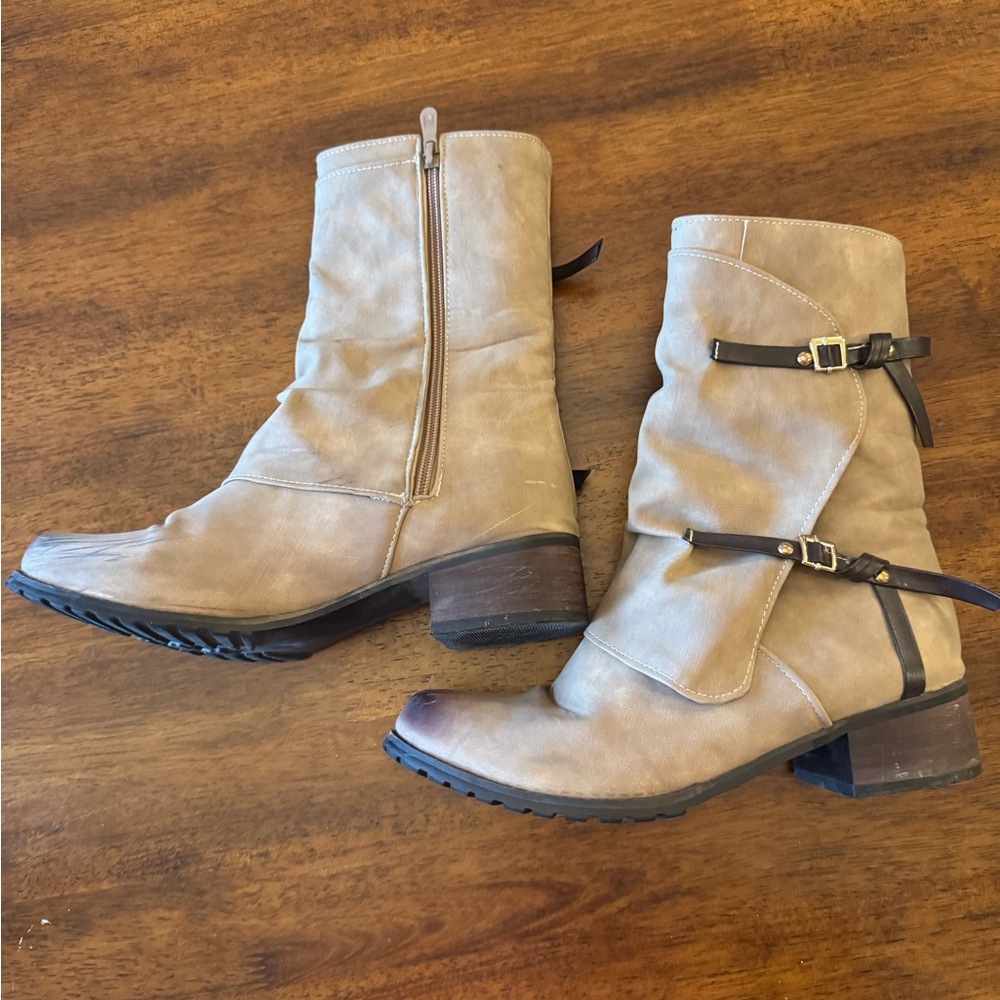 Stylish Tan Heeled Boots for Women